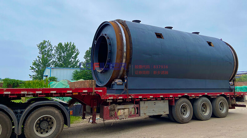 利菲爾特廢輪胎煉油設(shè)備裝車發(fā)貨