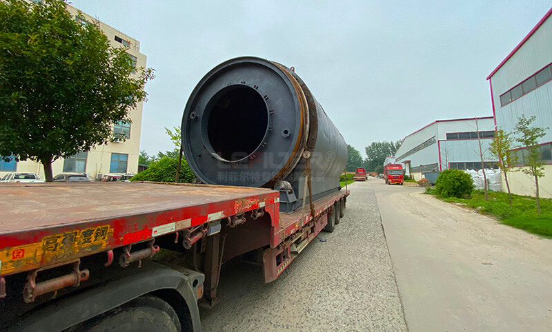 小型廢橡膠煉油設備哪個廠家比較專業(yè)，多少錢一臺