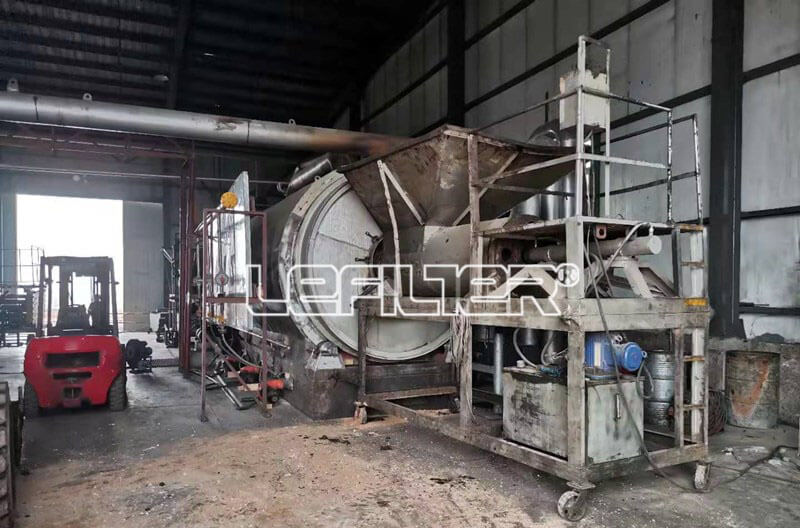 油基巖屑熱裂解處理現(xiàn)場(chǎng)